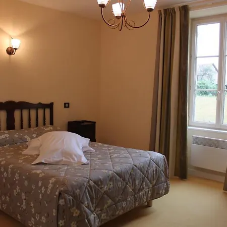 Gite De La Maison Fort Vereaux Room photo